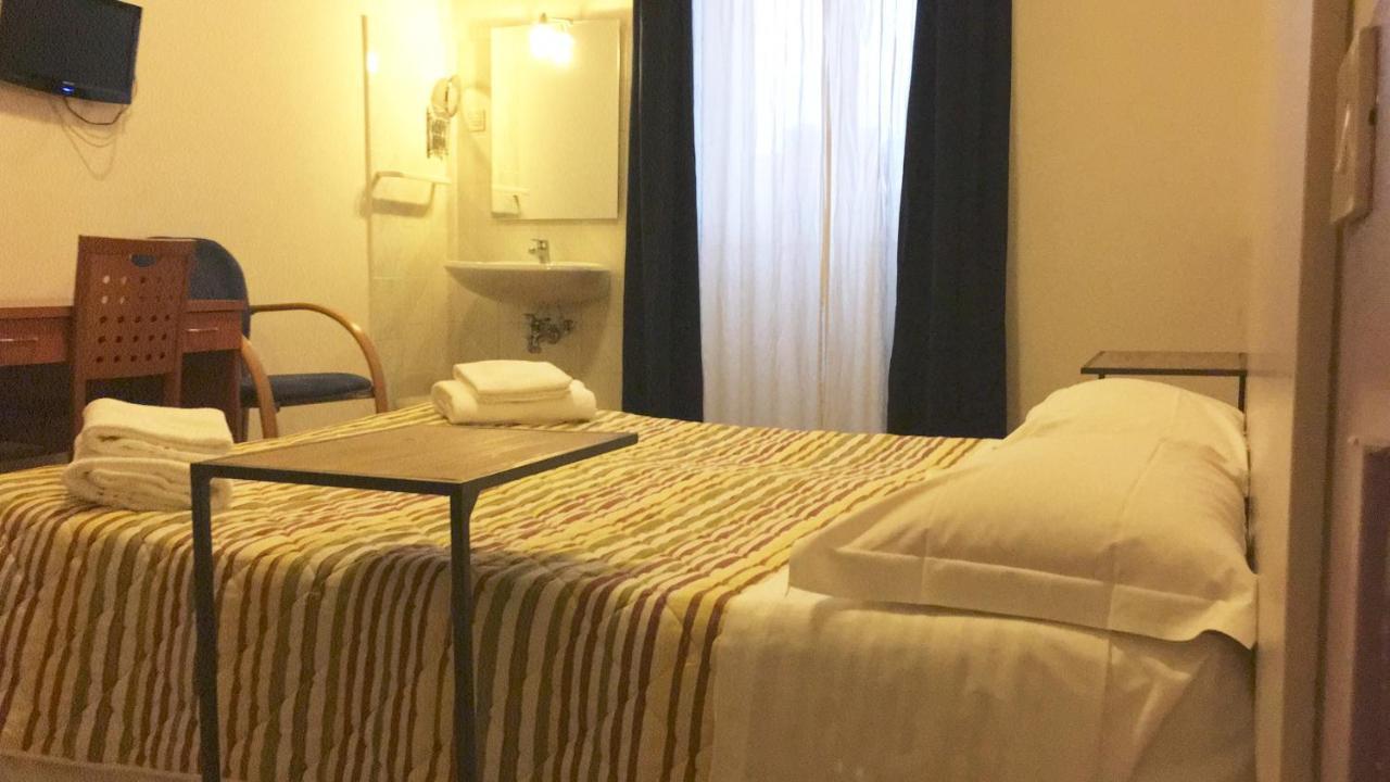 Hotel Alabarda Trieste Exterior photo